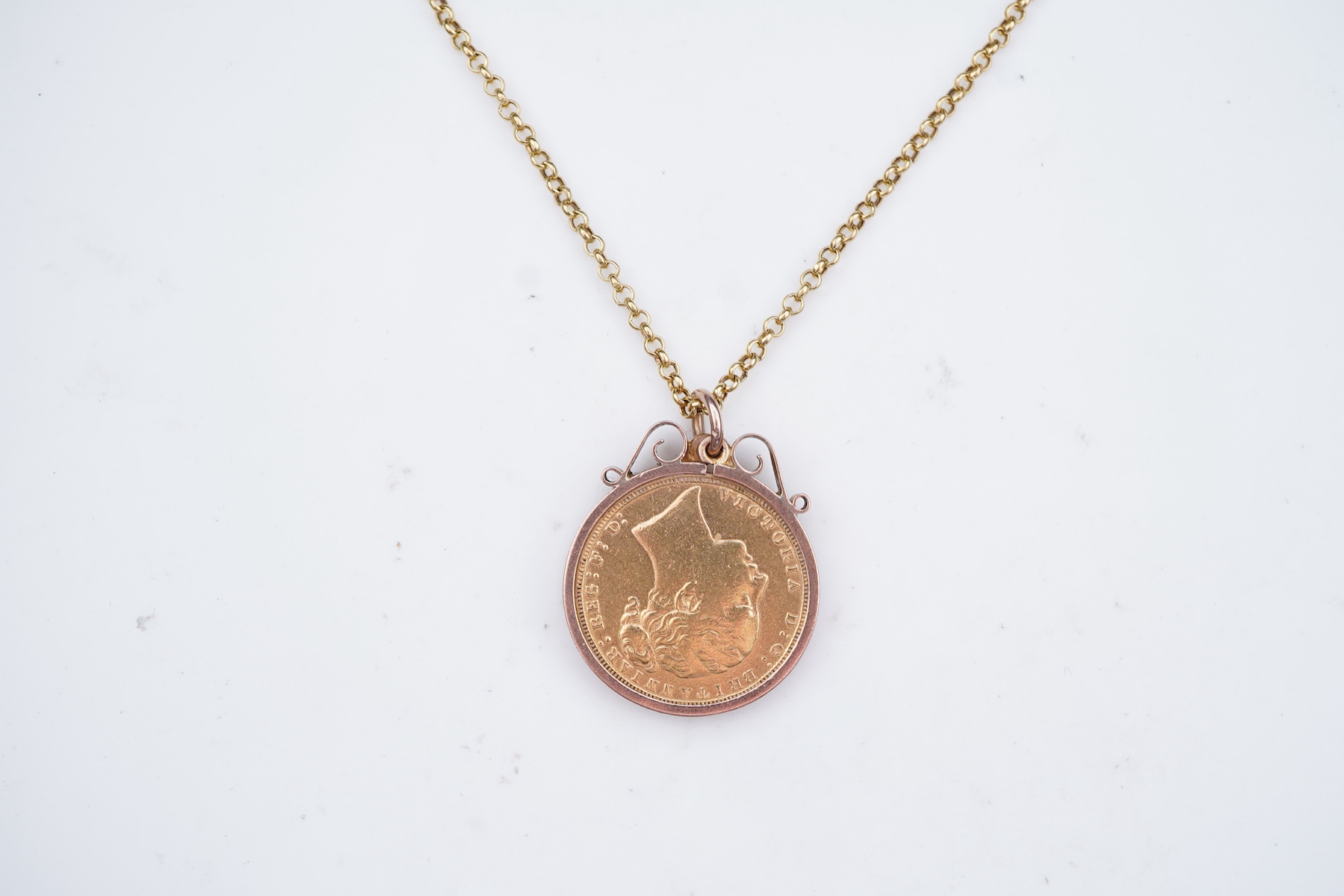 A Victorian gold sovereign pendant